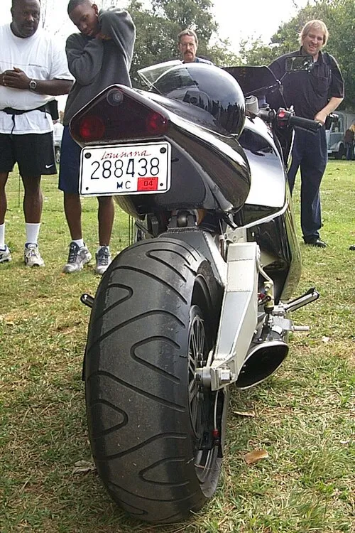 Attachments/design-y2k-turbine-jet-bike.jpg